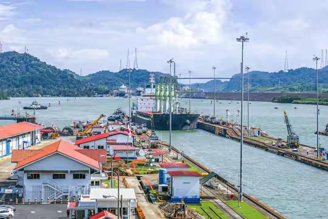 巴拿马总统彻底傻眼了！突然发现强吞中国18亿资产，竟是自掘坟墓。

这事干得太不