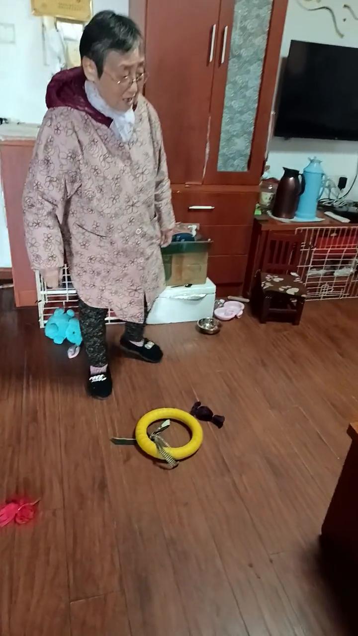 我的那个呢？这就干的了。一个人不是不想干，出来开心的了不得了。这么一个地方不是查