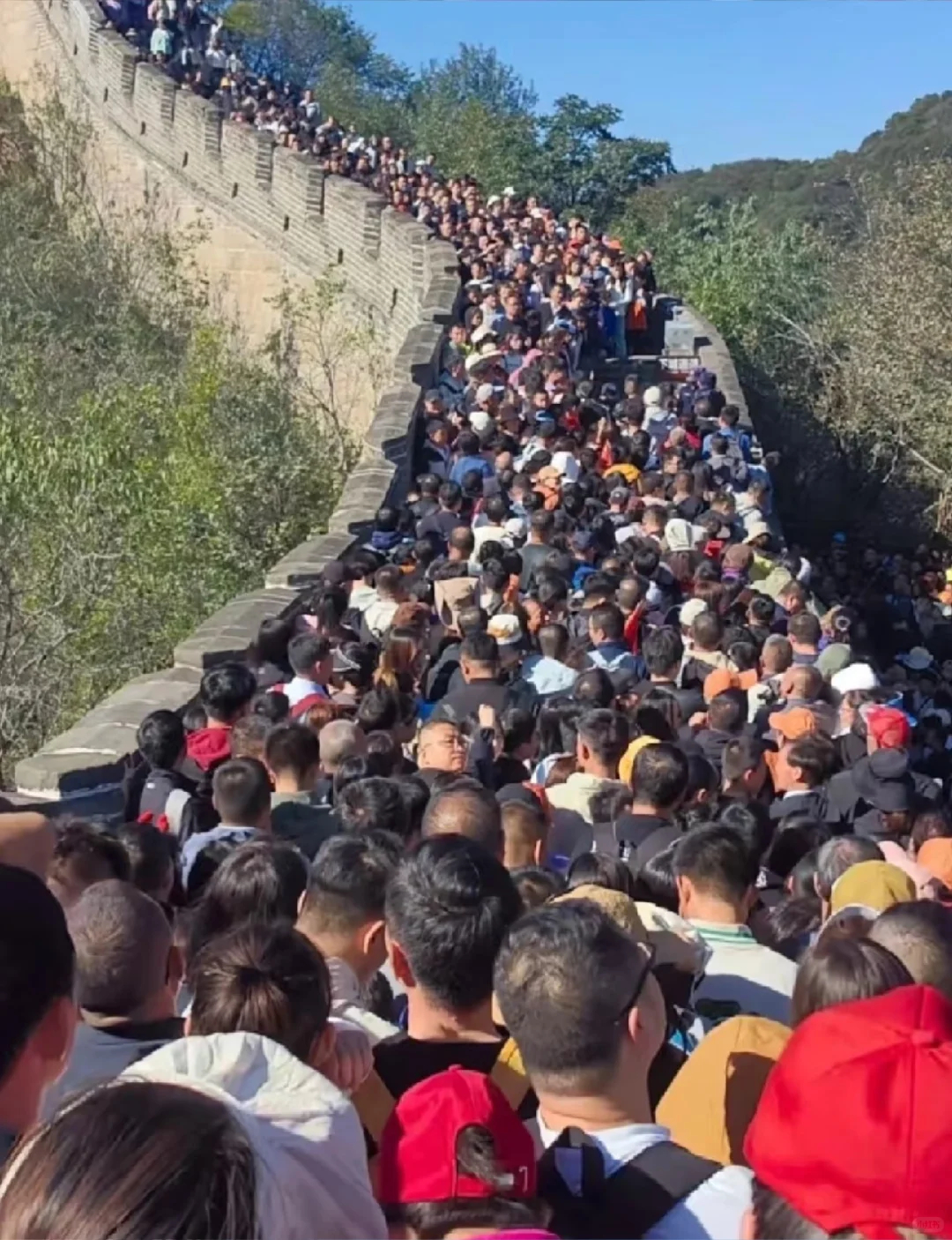 不旅游就等于浪费假期吗 有时候假期出去旅游反而是一种受罪，别看一个个朋友圈发的可