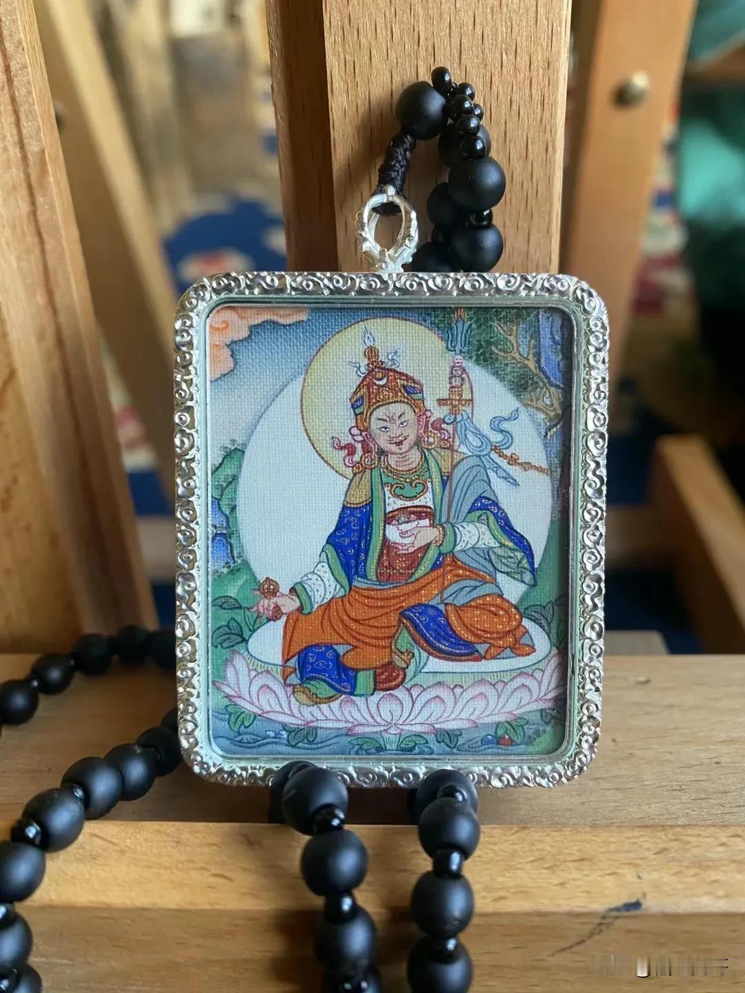 莲花生大师佛牌，可以随身戴的小唐卡