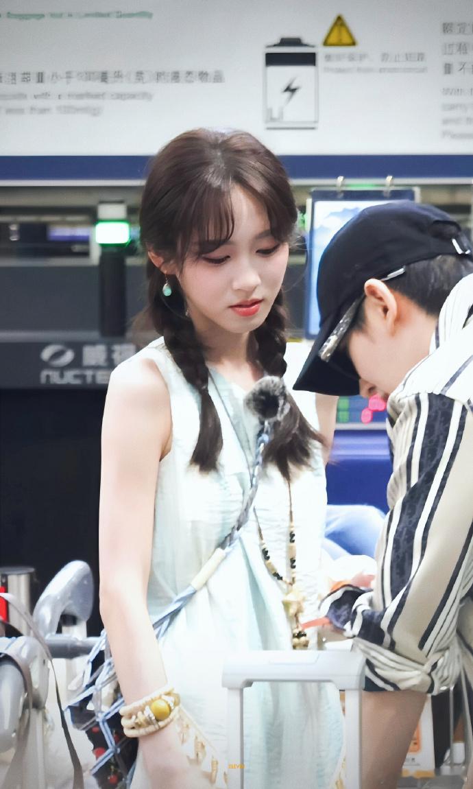 花少小妹王可待播剧花少小妹王可居然演过深情眼花少小妹王可待播剧花少小妹王可居然演