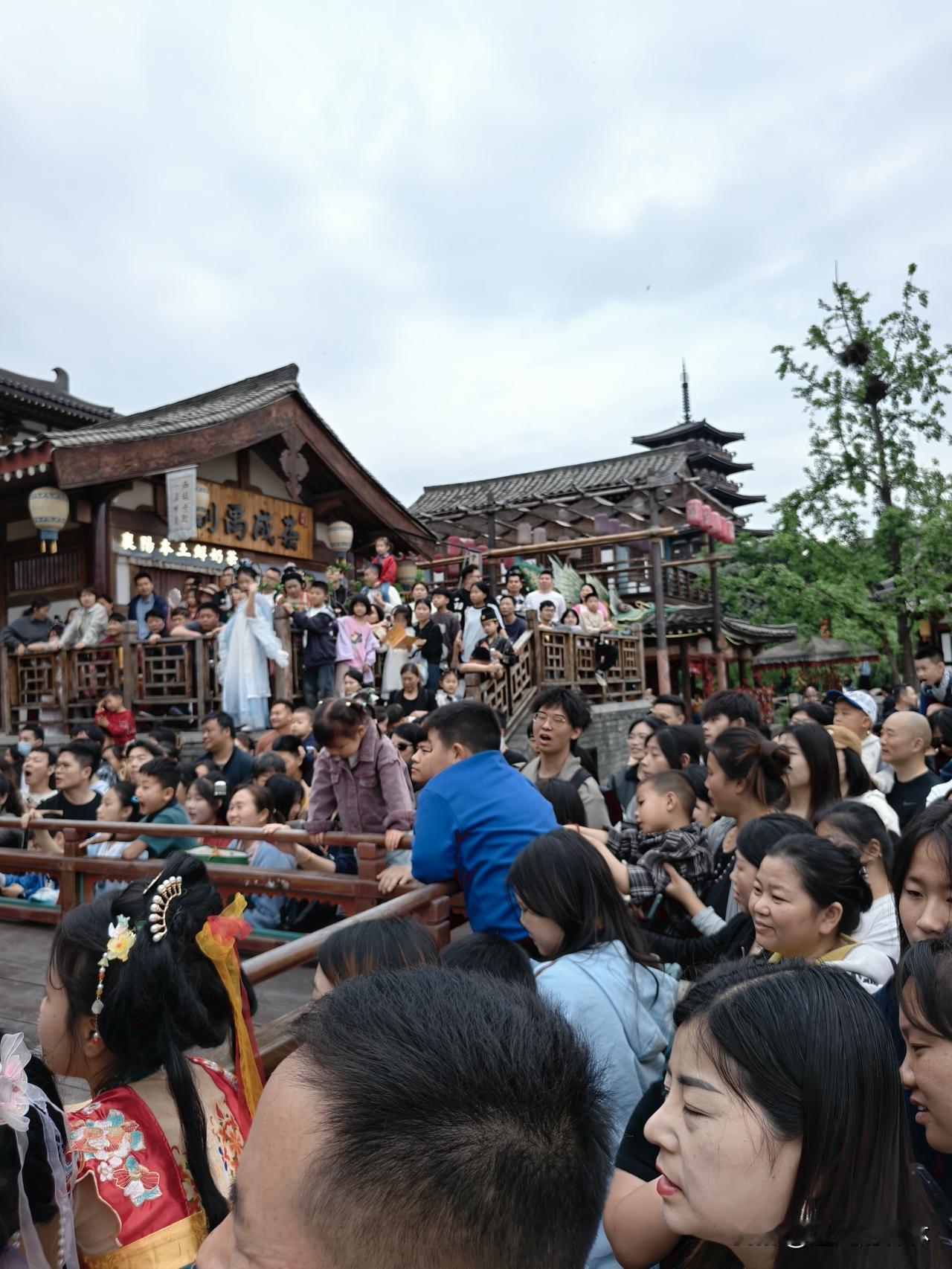 准考证=免票！2026届中高考生，襄阳唐城喊你免费穿越盛唐啦！
不得不说，唐城是