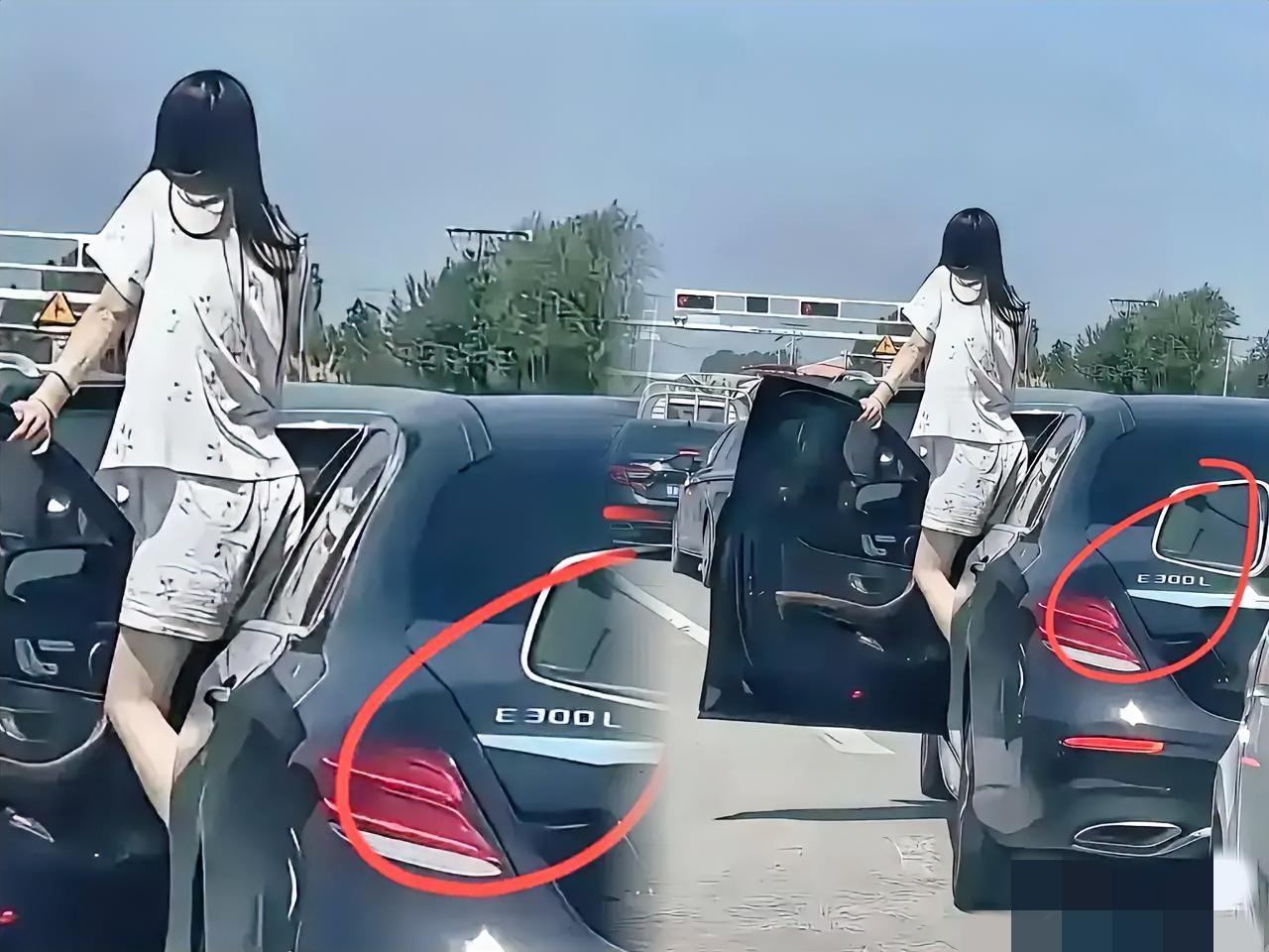 在路上遇到堵车时，总能看到一些有趣的画面。
前几天路过一个高档商圈，看到一个女生