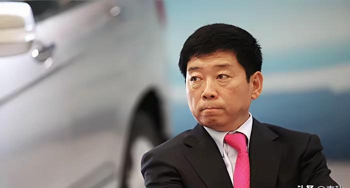 魏建军这个耿直的老头，又出来放炮了。

他说，花一两百万买车的人，谁在乎油耗啊？