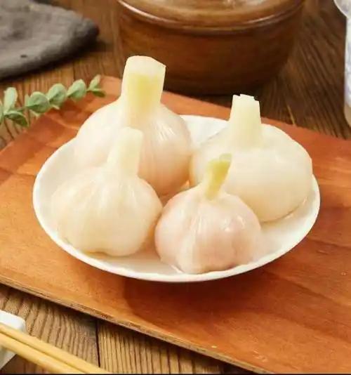 长寿生活常识：生命在于经常运动，不生气 不发愁保持多吃糖蒜 ，糖蒜是延长生命的良