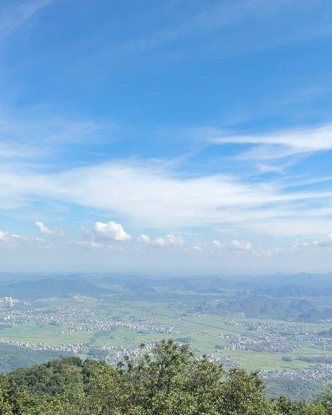 玉林最高的山葵山，风景优美，心情舒适可以自驾上去山顶的风景一定值得 山顶的风景总