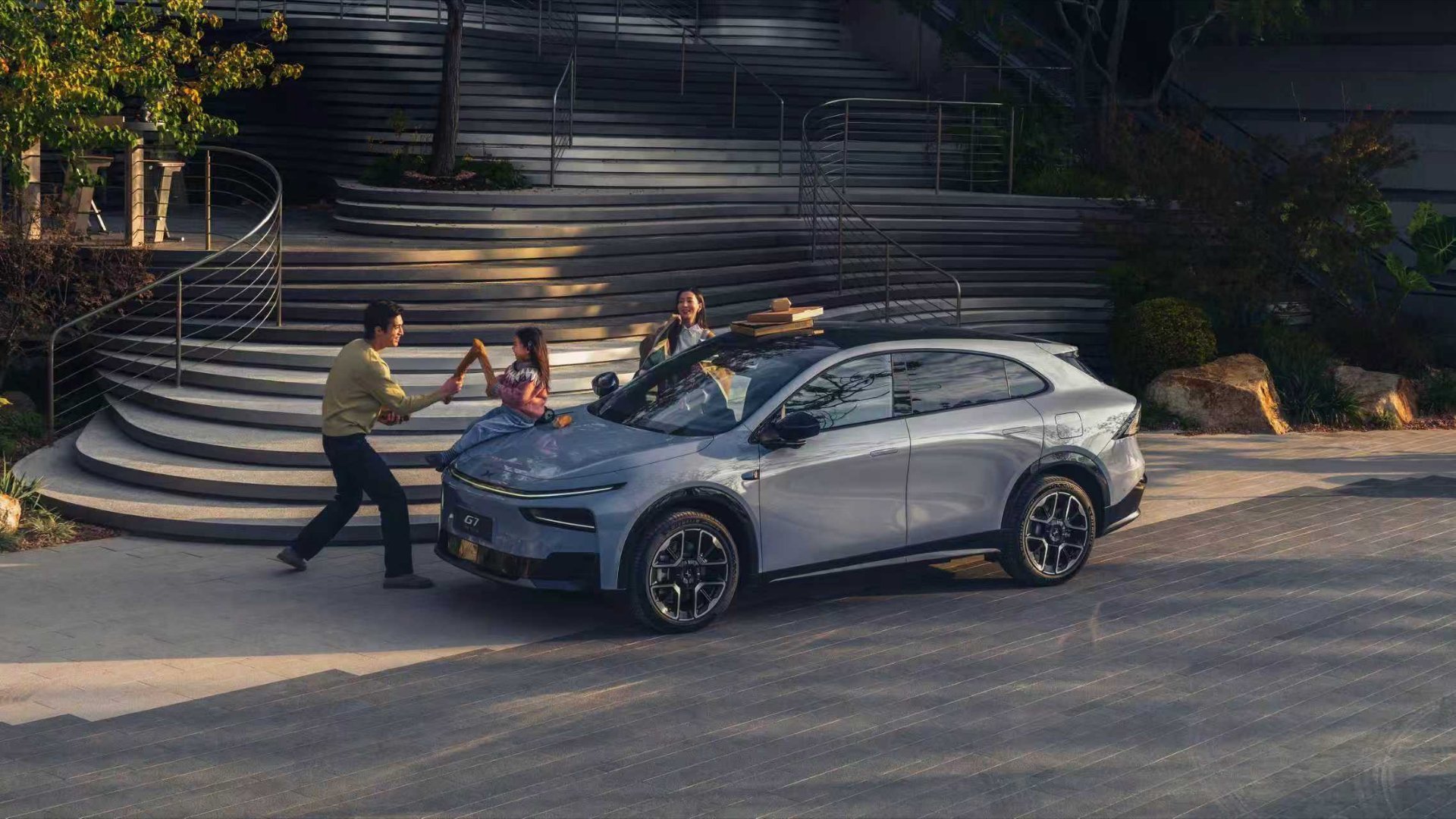 被小鹏G7超级增程的星暮紫狠狠拿捏了！这温柔的配色谁看了不心动，更绝的是1704