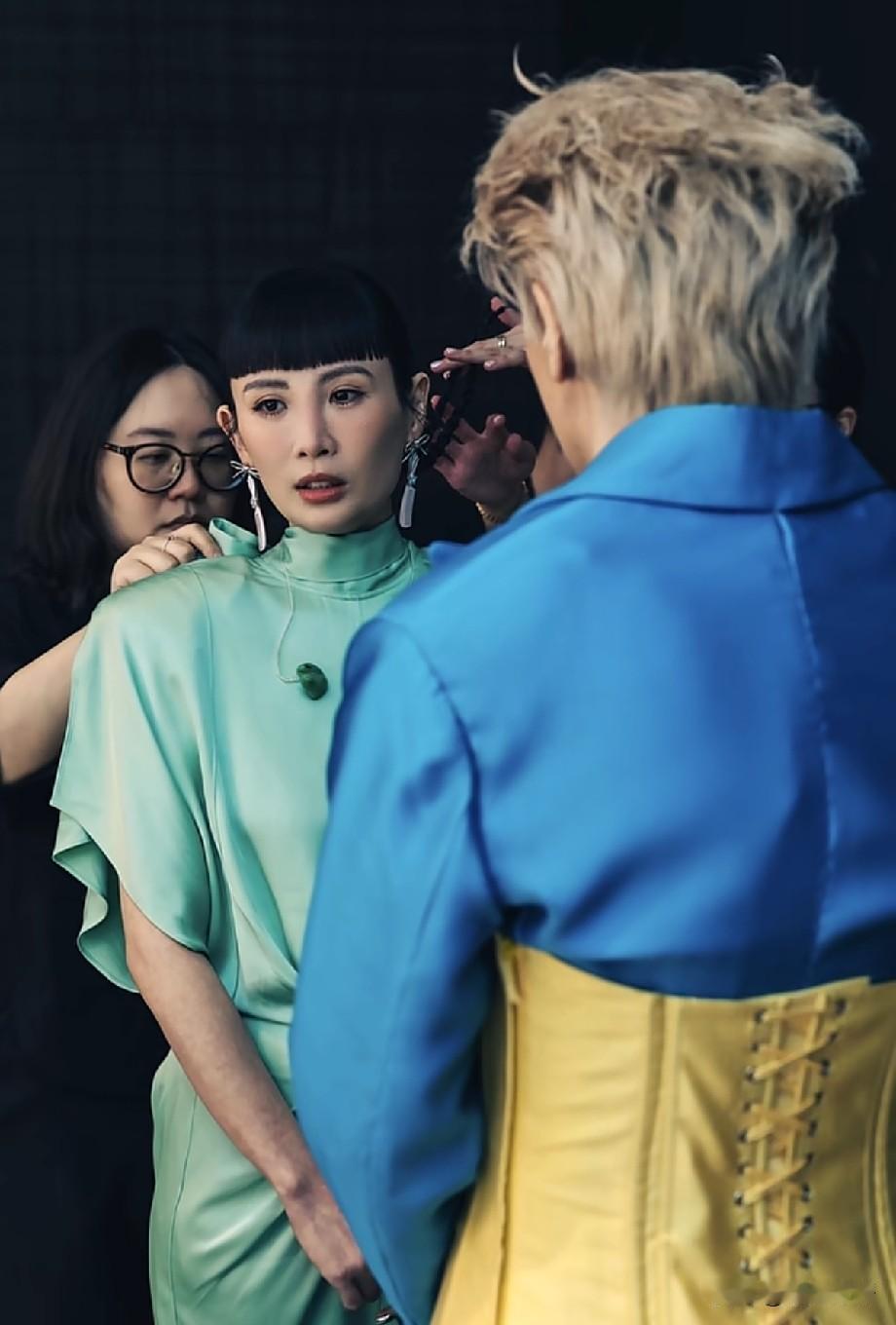 马天佑发文告白魏如萱！万人舞台同台合唱，一句“有你特别安心”戳心
 
音乐人马天