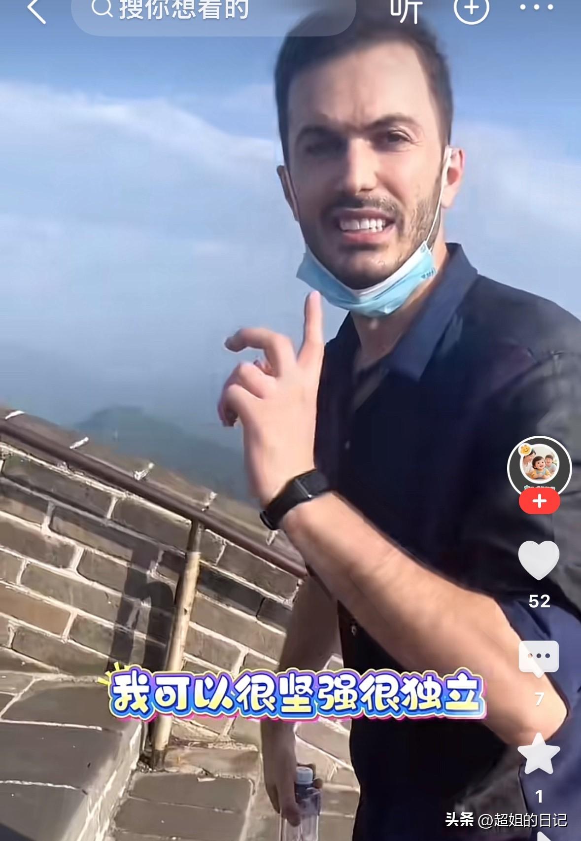 罗兰多真是一个合格的好爸爸。
小宝能选择跟他在一起生活，主要原因也是罗兰多真的能