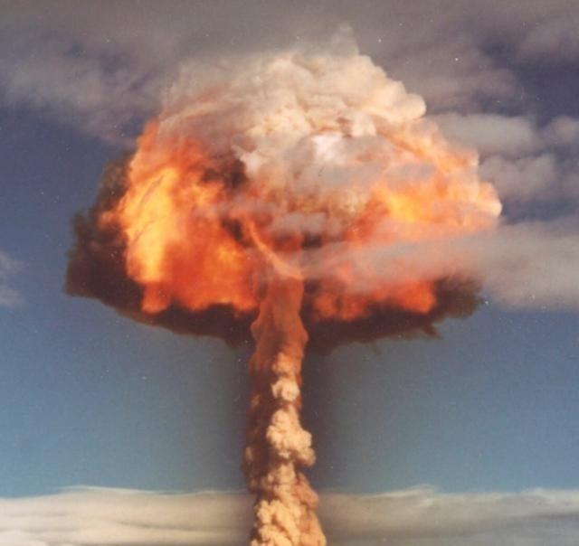 日本右翼曾经一语惊人：若中国核弹造成日本几百万人死亡，那剩下的1亿日本人将开始反