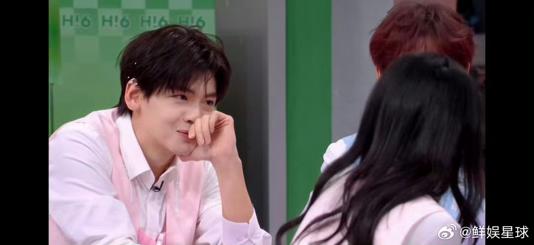 论当代偶像的自我修养：即便后槽牙咬碎，也要保持微笑（不是），是保持沉默，并坚持把