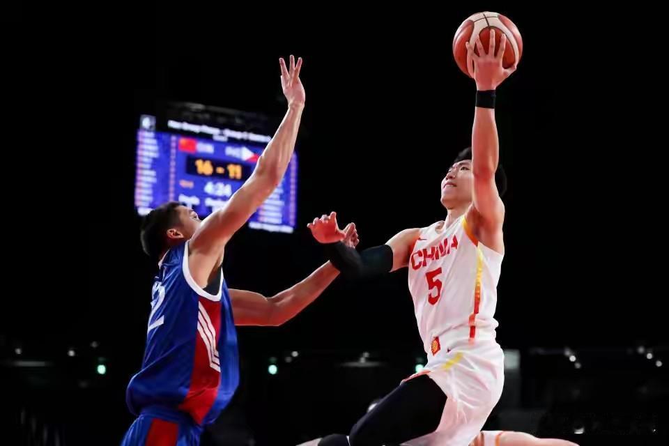 随着中国男篮以105:61大胜菲律宾，亚运会男篮八强全部出炉，三个没想到！
1.