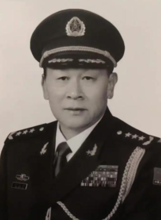 国防部前部长梁光烈曾提出过一番激烈的言论：“晚打不如早打，小打不如大打，打一个，