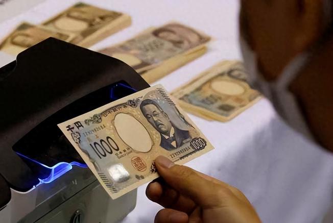 日元跌破160，日本进退两难：加息怕崩经济，不加息民生扛不住

小派今天带大家直