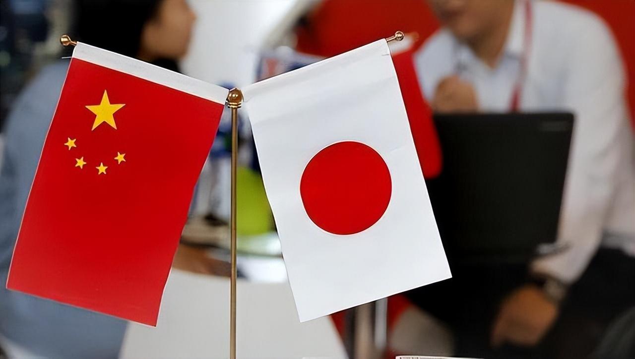 日本政府急了？不，是企业急了。他们一边在意见书里恳求中国“别让政治影响生意”，一