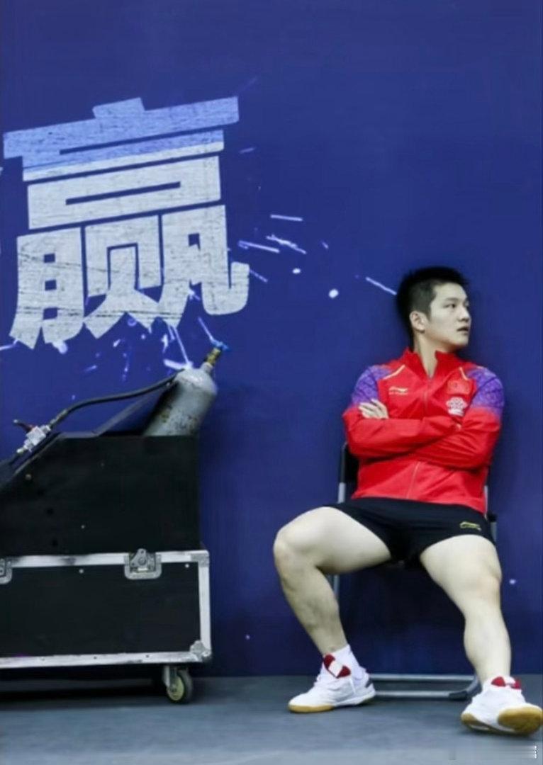 只要心想赢！樊振东携手心相印，以冠军底气诠释坚守与热爱一句“只要心想赢”，道尽乒