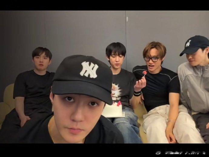 吴世勋减重5公斤吴世勋减肥10斤，就是这样默默的努力！吴世勋减肥10斤