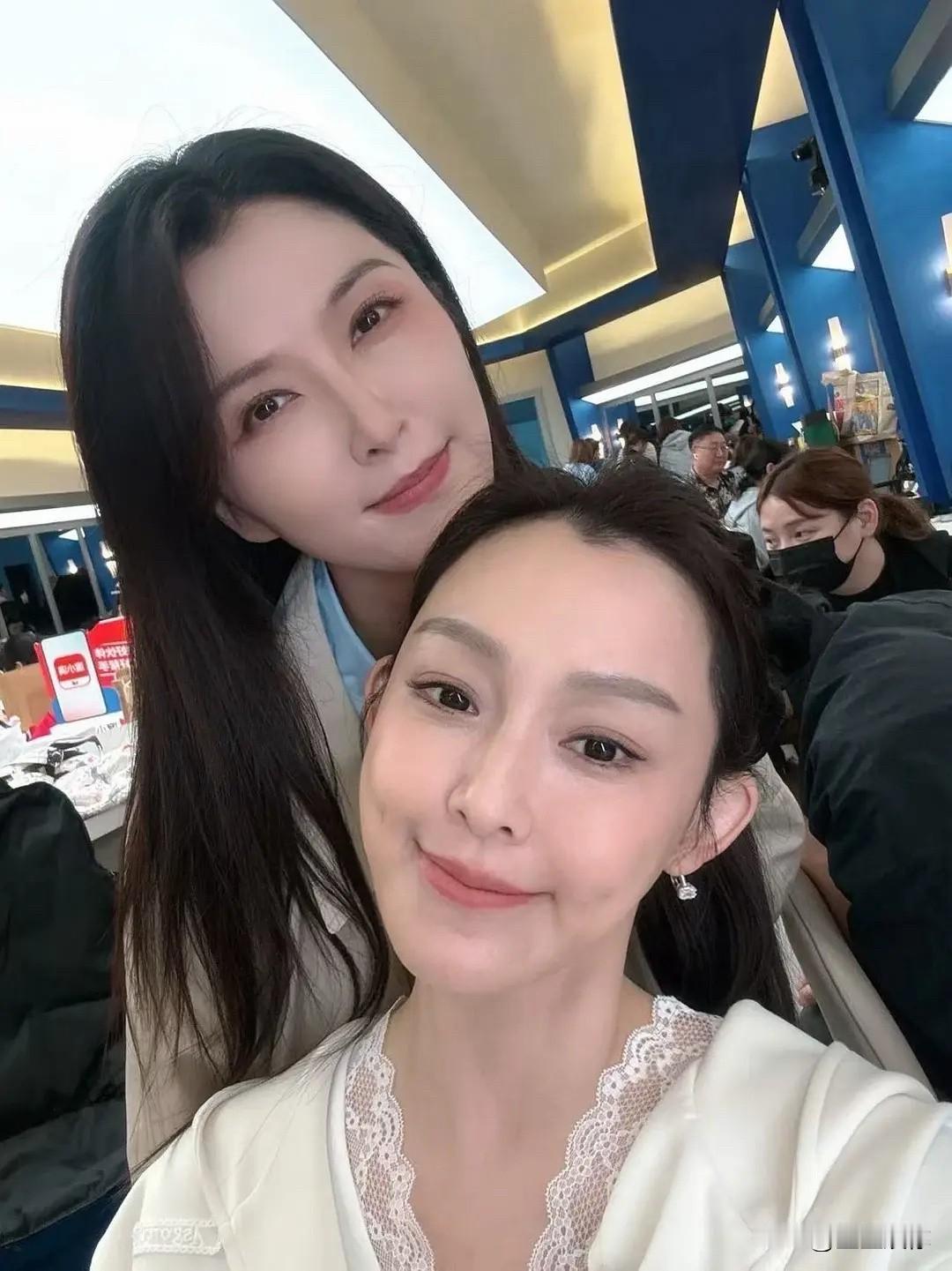 之前一直因为张韶涵那件事，对范玮琪留有刻板印象。这次追乘风彻底改观，她不争不抢，