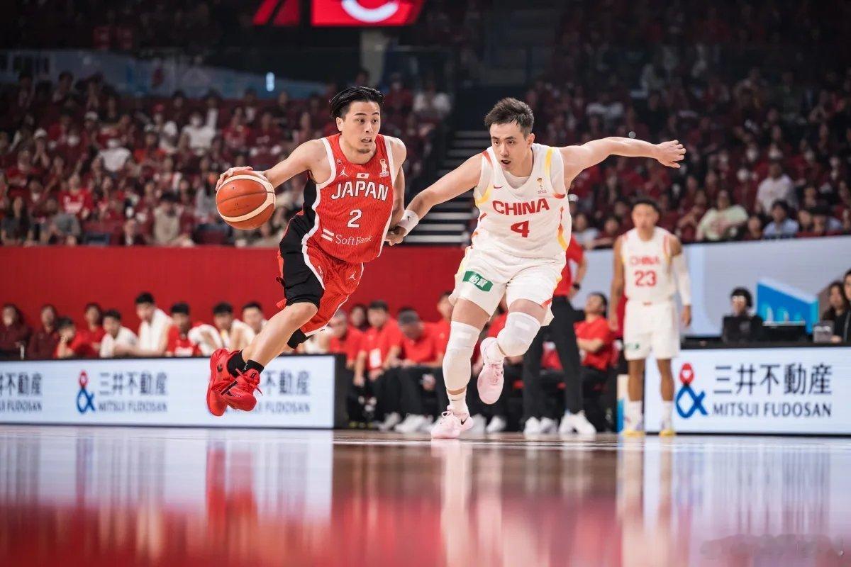 很想知道中场休息郭指导用了什么奇招，汉语言的魅力无限。中国男篮战胜日本男篮中国男