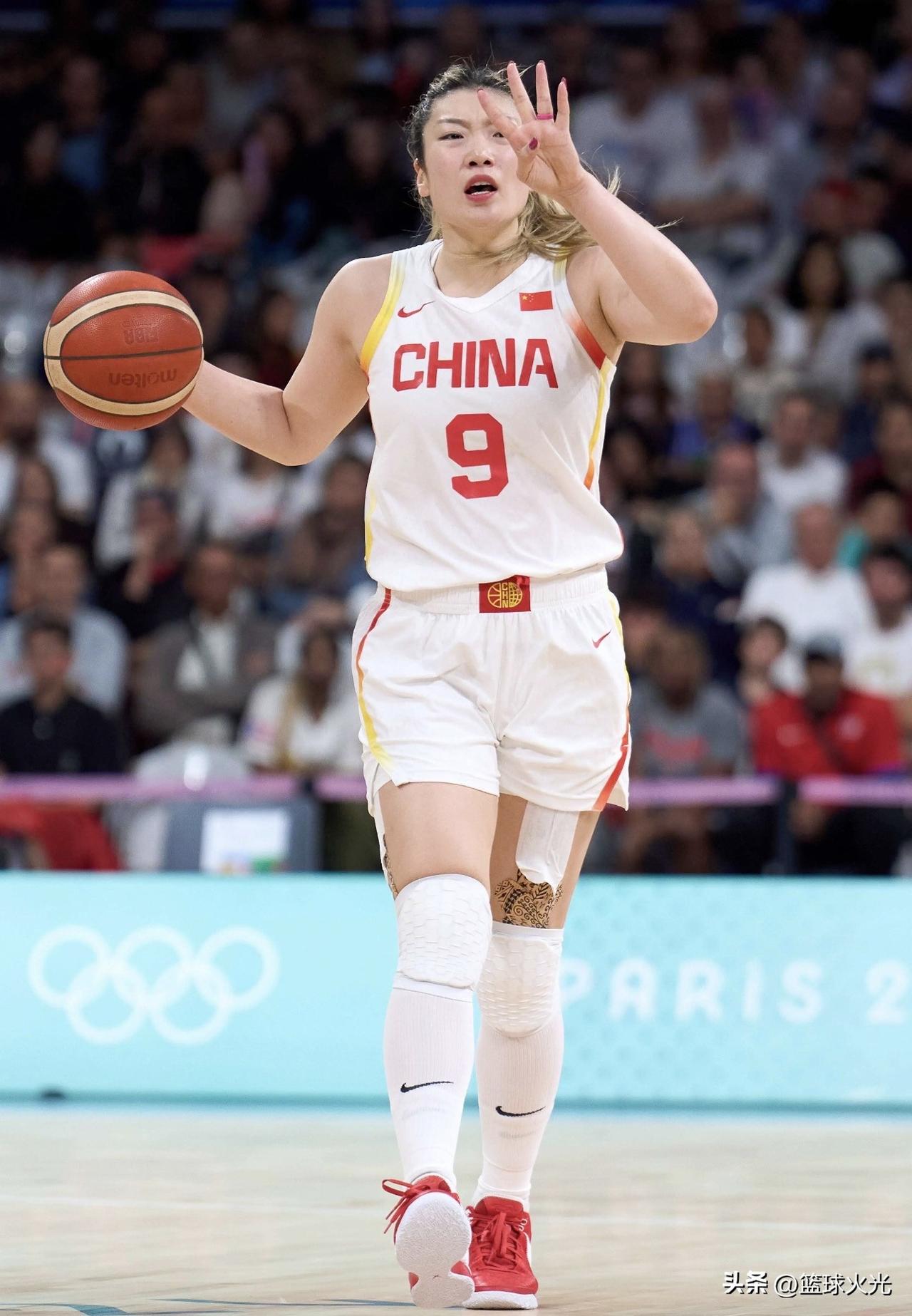四年前！李梦面对美国砍下全场最高的21分
不光李梦拿下21分，面对世界第一的美国