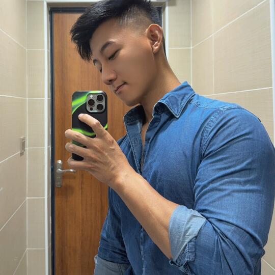 👔