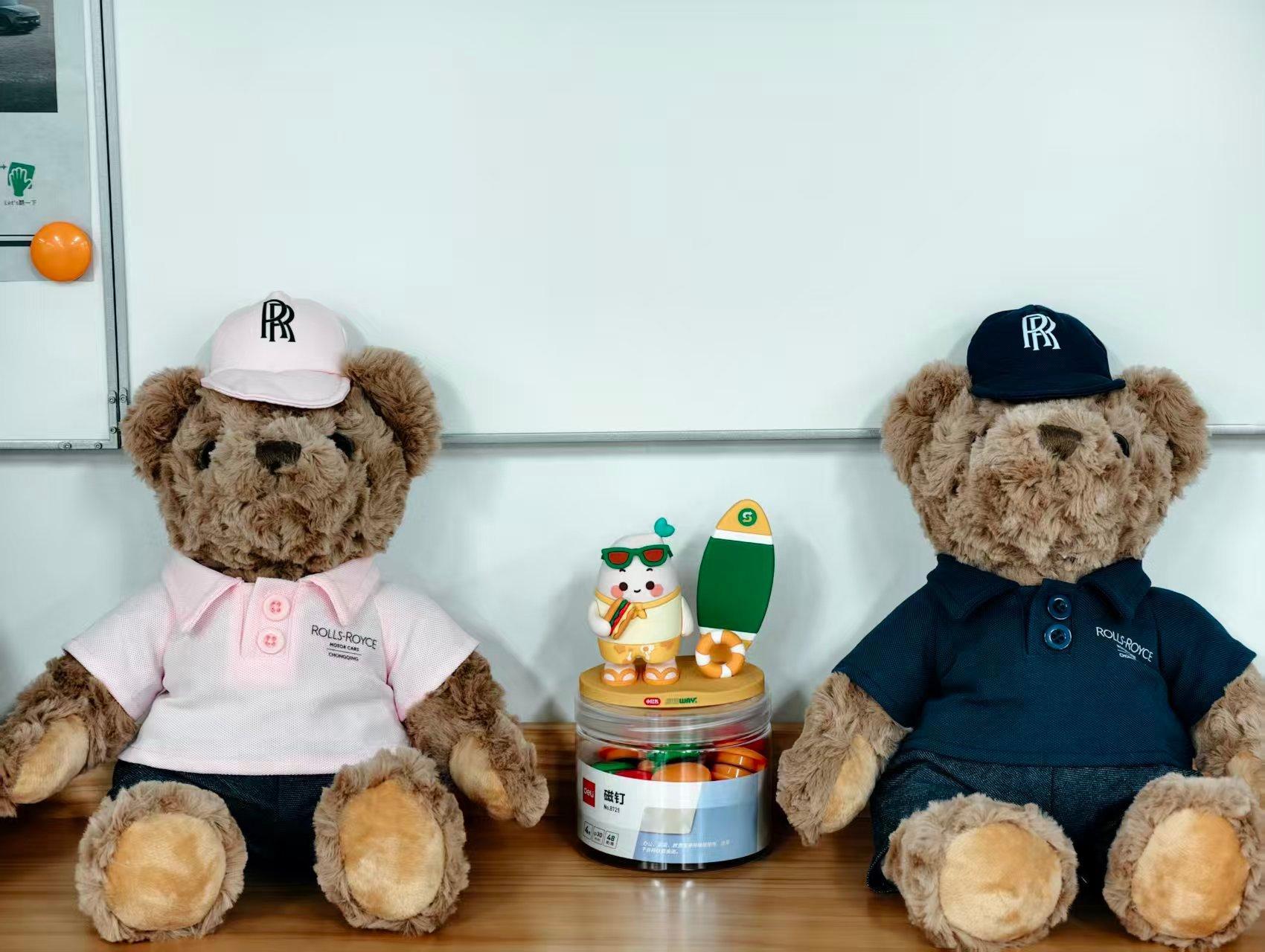 今天学习RR，老师说，劳斯莱斯的客户画像能看出经济方向标。比如，以前买劳的是地产