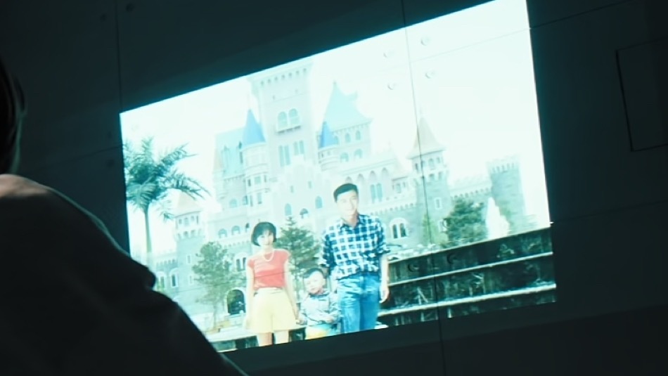 又看到一张合成全家福 里面是迷你幼鱼诶 ​​​