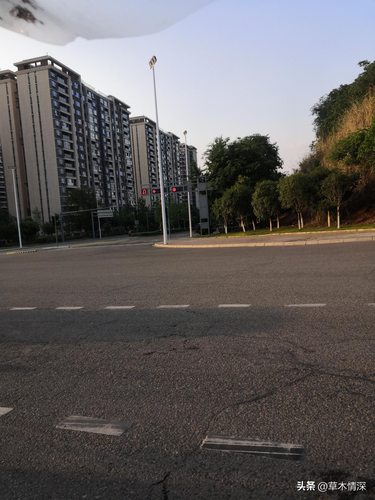 弥牟镇的唐家寺，那可是妥妥的重要交通要道！它就像一个超级大枢纽，连通着各方。以前