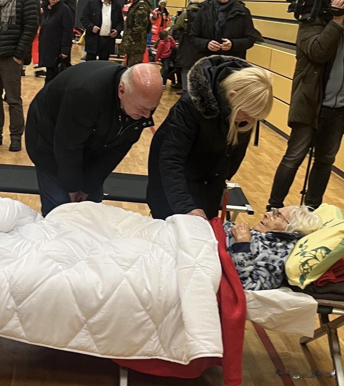 德国开年就是地狱开局，而且全是自己作的。

- 柏林万户大停电，起因是德国癫狂的