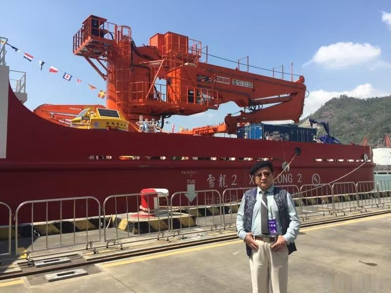 主动吃苦：AI时代的立身之本余春 站在人生的驿站，回望来路的苦乐唯有自己心知；纵