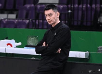 王博赛前：老卷子老对手了，看都不用看，做就完事了！
比赛开始：唉，赵继伟呢？我包