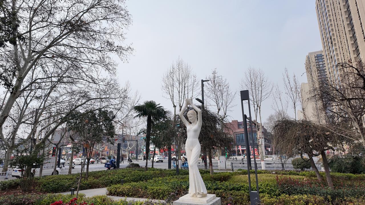 咸阳彩虹厂：中国第一只彩管诞生地，看哭多少彩虹人！
曾经的咸阳 “金饭碗” 彩虹