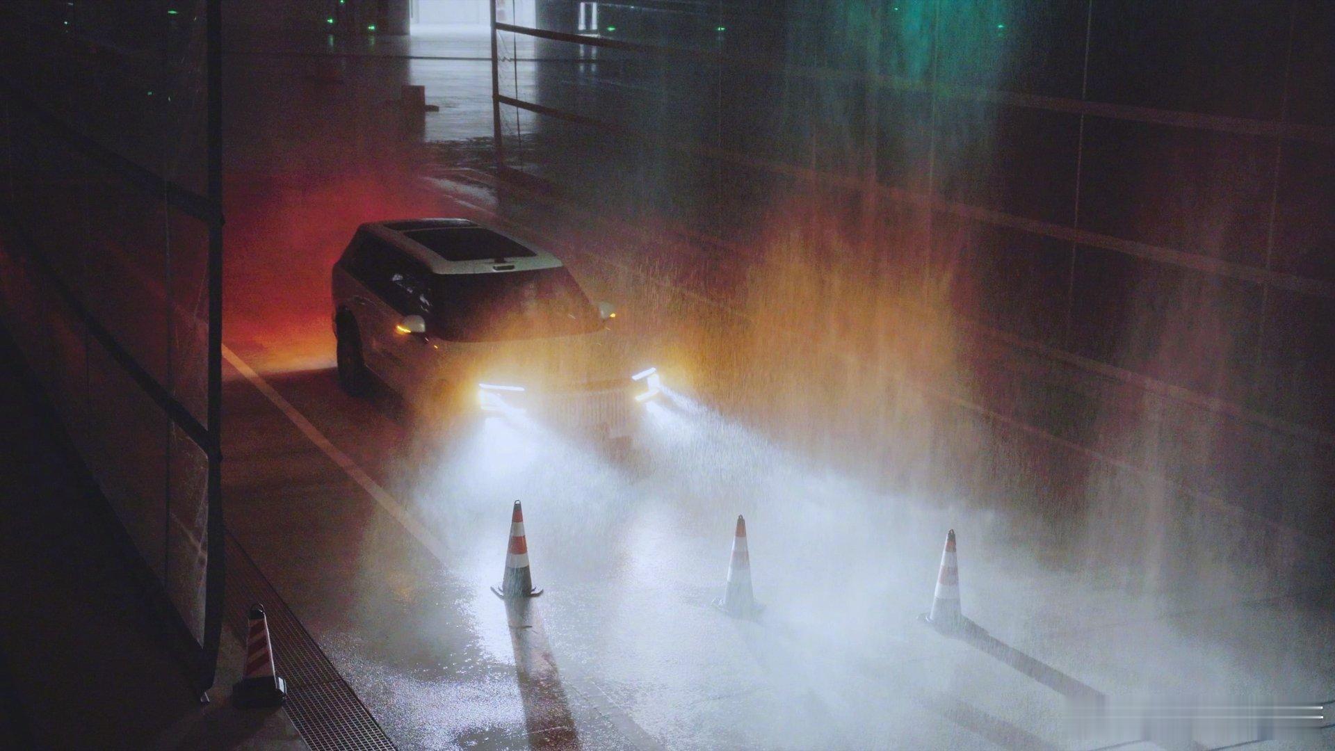 我买的车到底能应对多少极端危险大V聊车 5分钟就能模拟出暴雨、暴雪、闪电等264