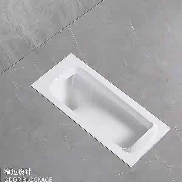 窄边大尺寸蹲便器。对比传统蹲便器，没有搓衣板踏板，哪个好？搓衣板踏板条...