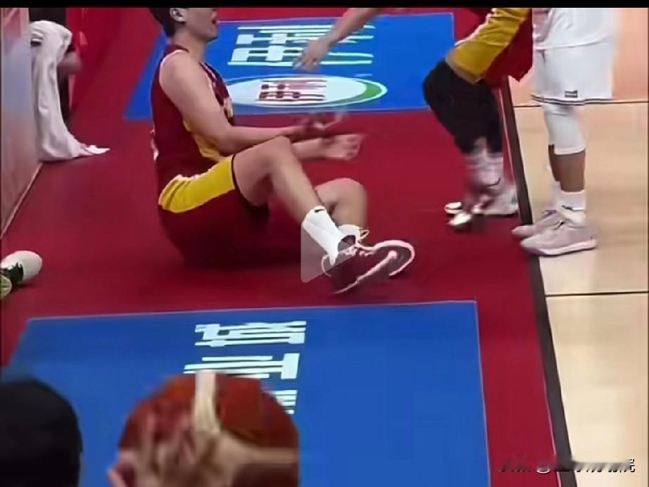 什么情况？国家队面前拿球砸赵继伟，必须严惩！

中国男篮对阵黎巴嫩的比赛，杨瀚森