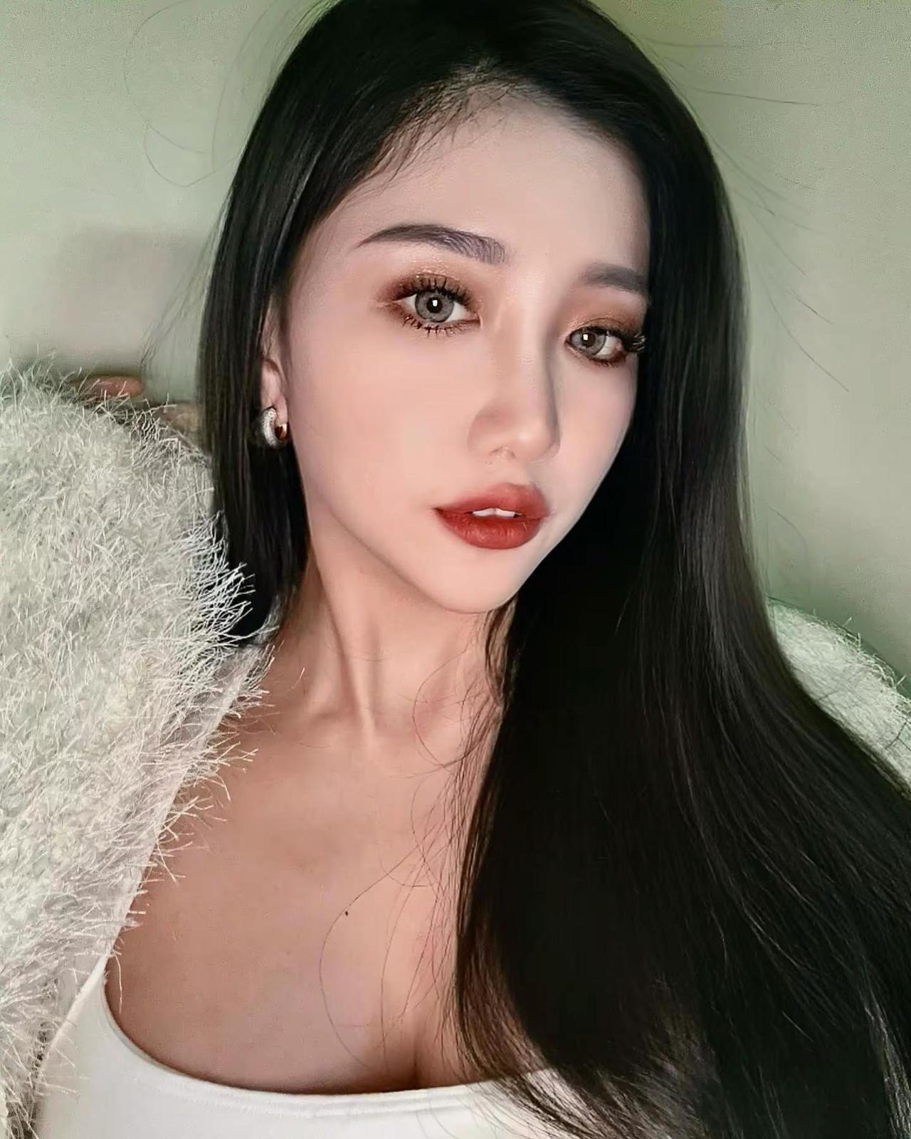 辣妹万种风情是非良人