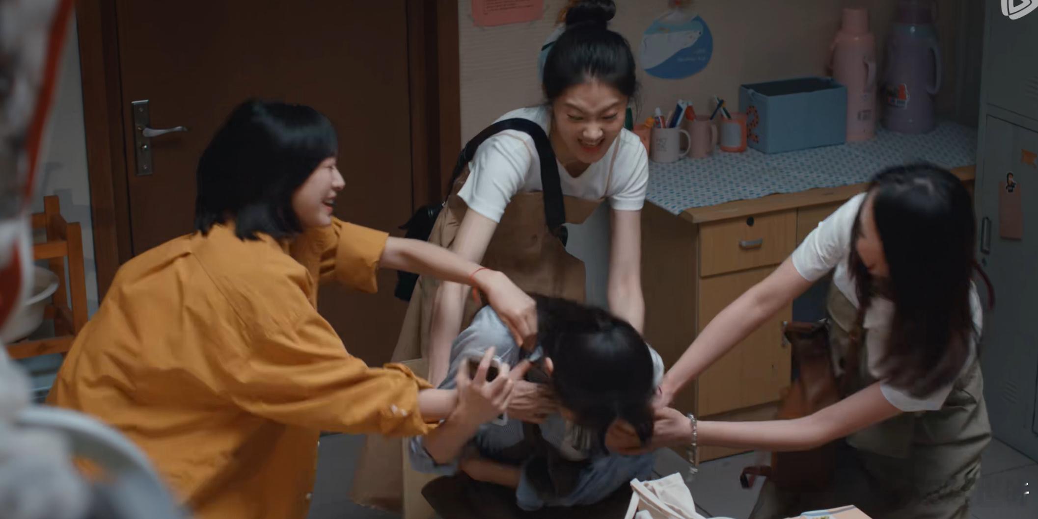 呜呜呜女孩子就是全世界最可爱的生物[泪]友宝女狂喜[泪]偷偷说一句这场戏是我们导