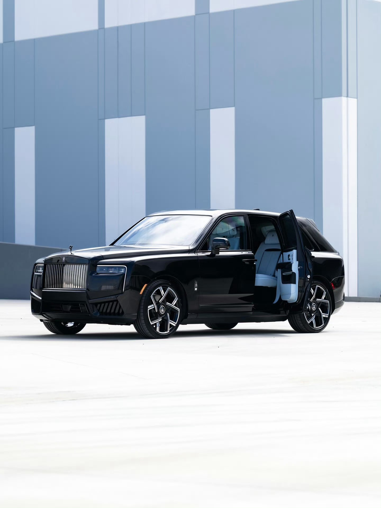 劳斯莱斯 Cullinan Black Badge