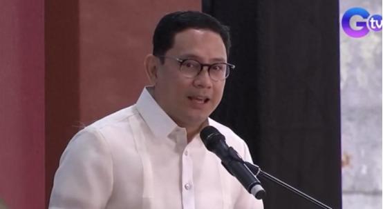 菲律宾大瓜：副总统丈夫急眼提刑诉，家底被扒背后是两大阵营暗战
 
菲律宾最近的政