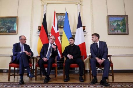 泽连斯基恐怕要下野了，这次不是欧洲跟乌克兰对付俄罗斯，而是一起对抗美俄两个国家了