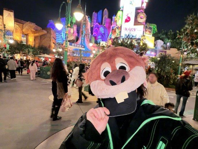 关晓彤迪士尼plog 关晓彤在童话世界度过的一天  关晓彤在童话世界度过的一天，