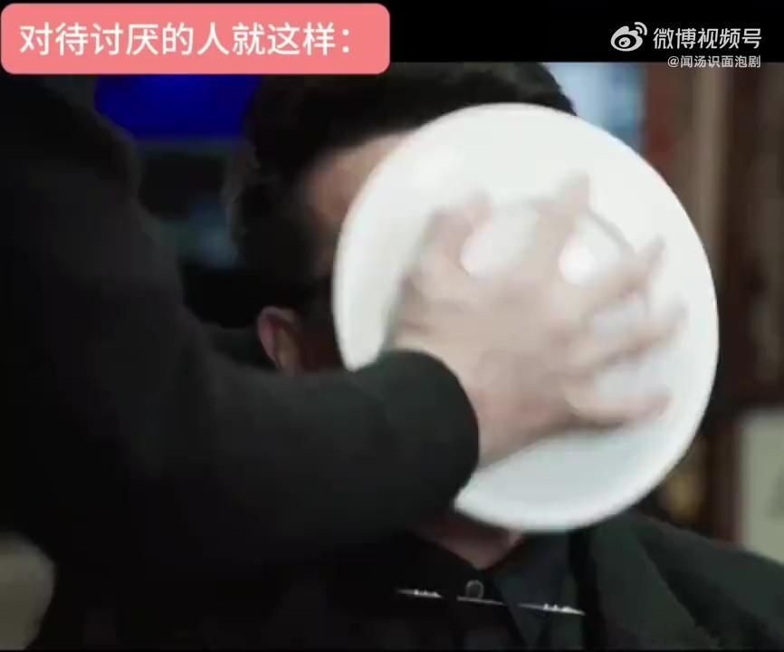 原来贺涵的动作指导是子君 以前只觉得贺涵厉害，现在才发现他的很多行为逻辑都是罗子