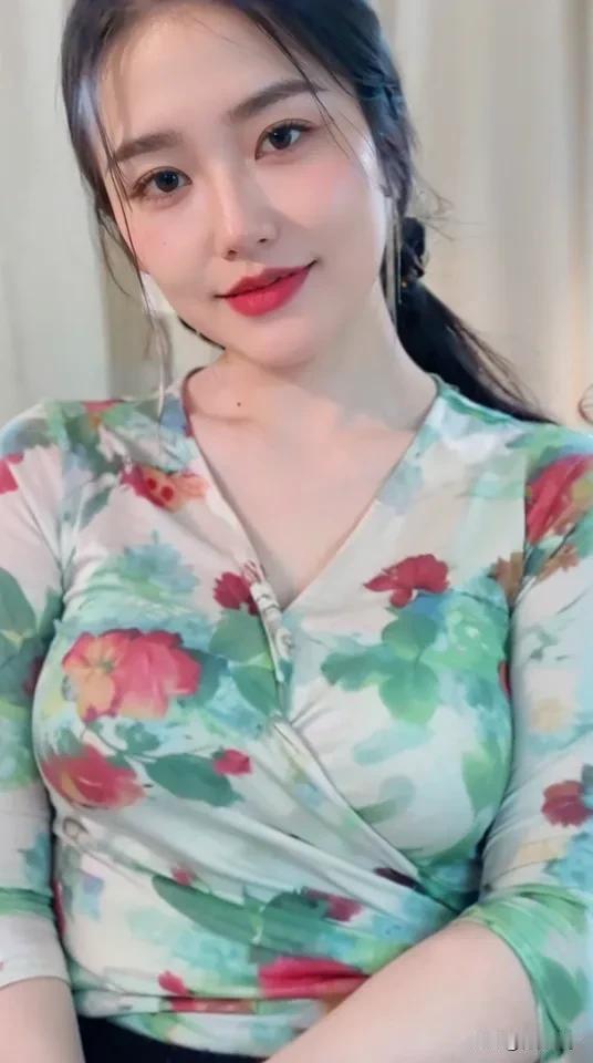 男人找女人，基本上就是图两件事：要么瞧上你的年轻漂亮，要么就是对身体有兴趣。如果