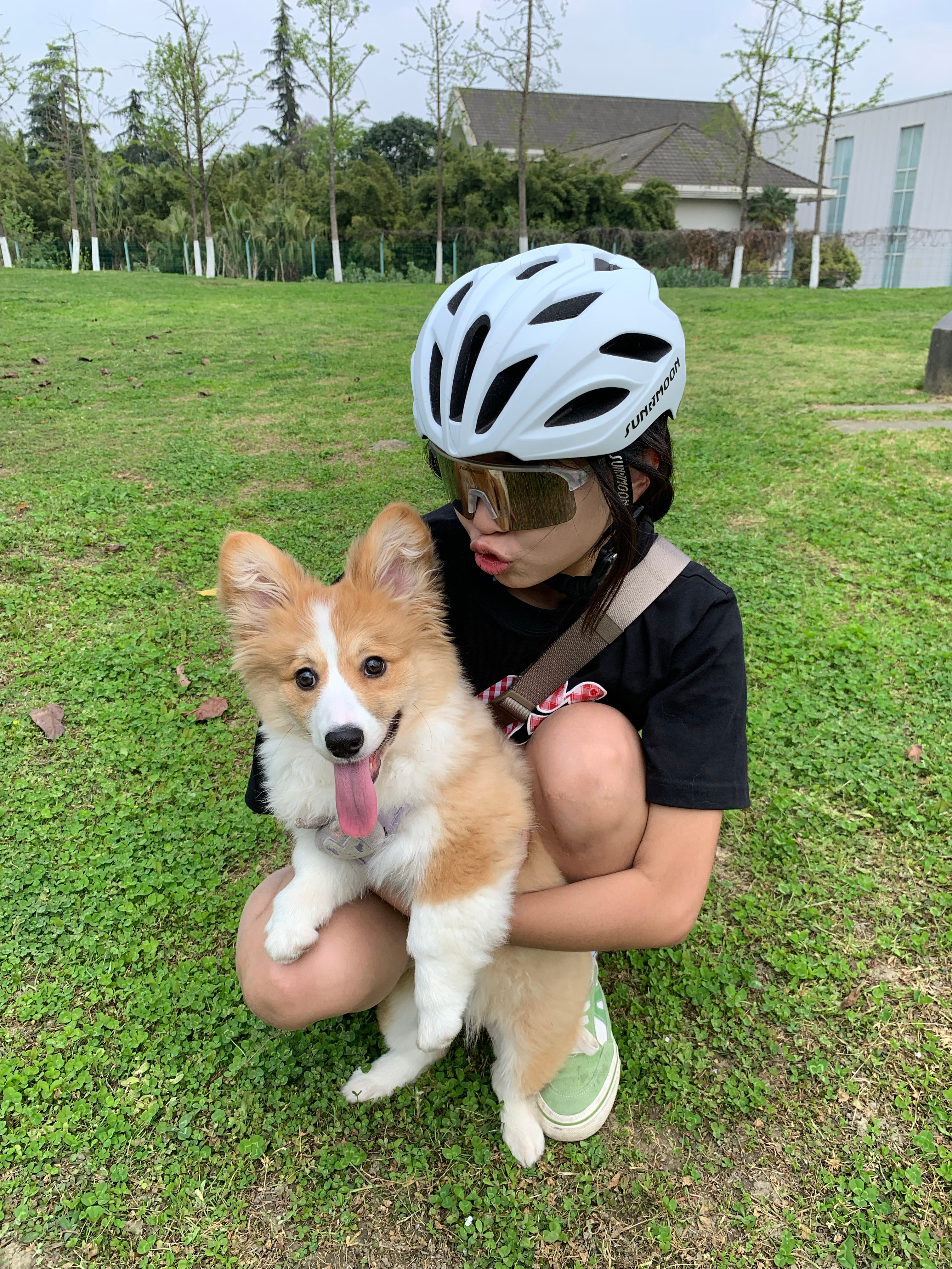 戴上我的新头盔新眼镜出来晒晒太阳🚴 ​​​