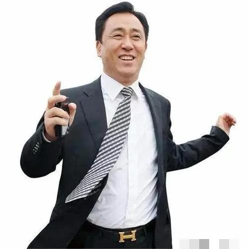 许家印留下的烂摊子究竟谁来收拾？
1、他自己收拾。这种可能性已经没有可能性，因为