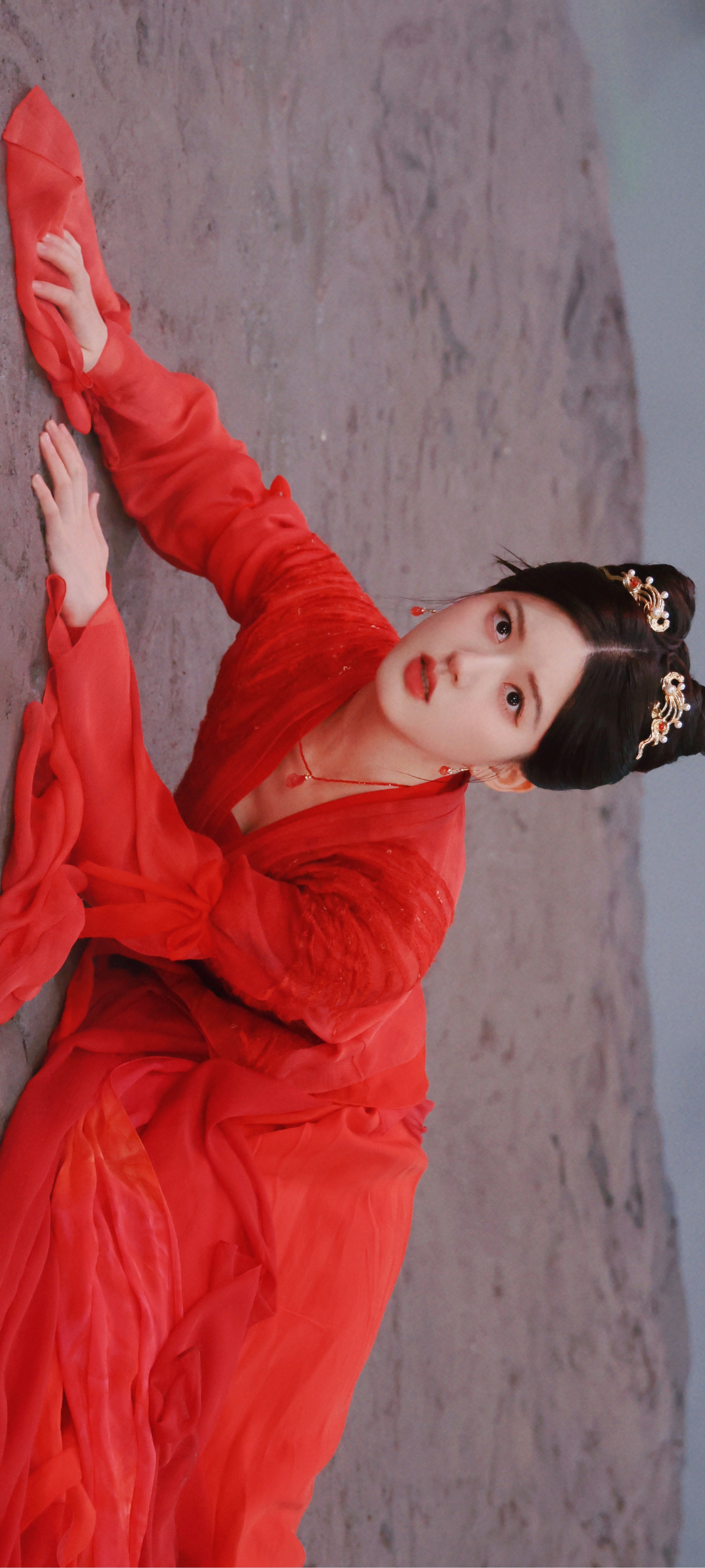 神隐 不知不觉神隐开播两周年了，怀念赵露思的微博。分享一组赵露思神隐全屏壁纸，春