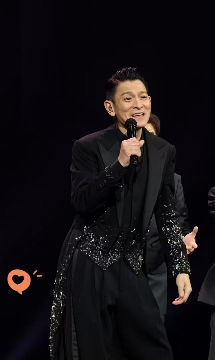 刘德华演唱会骂声一片

8000万人追完才发现

被骗的不止我一个……

宝子们
