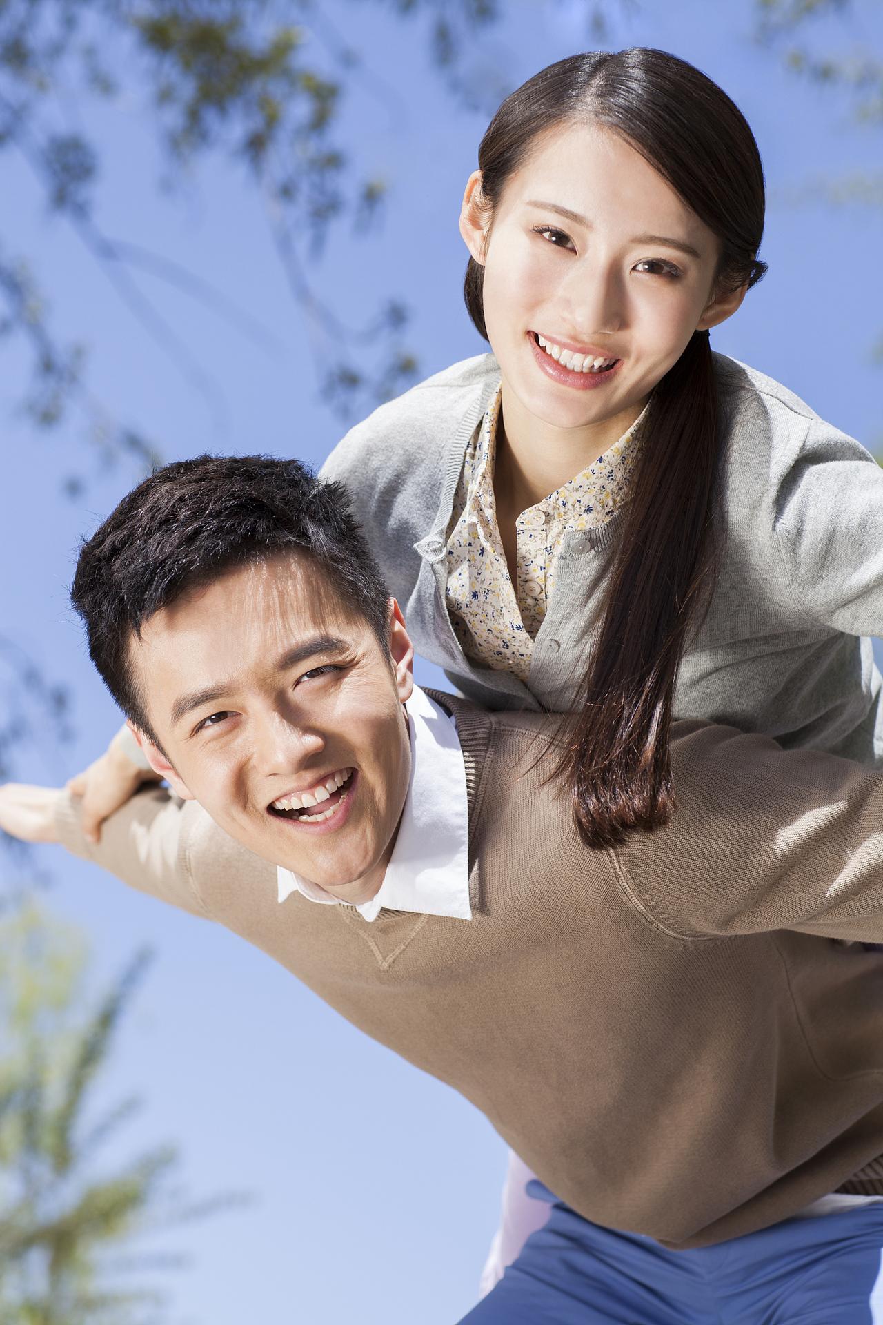 男人最爱的人是谁？
       我认为说法众多。有人觉得是年轻貌美的，有人认为