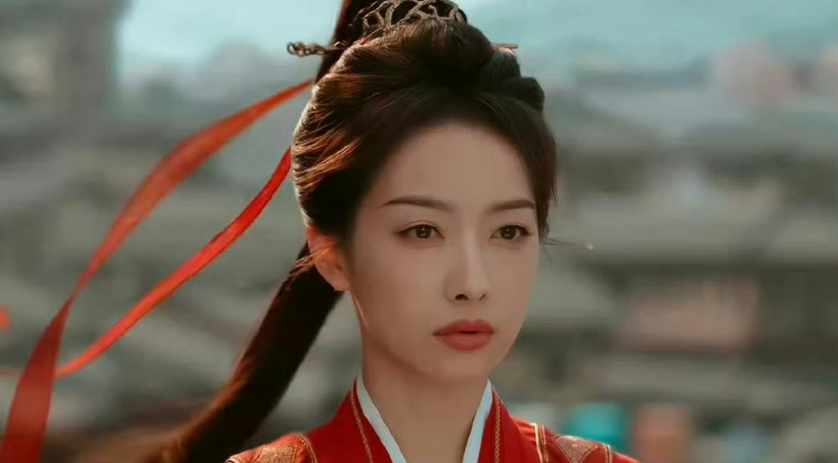 山河枕 一念关山落地古装剧红衣造型不是都差不多吗？这也要被说抄袭？那山河枕里女主