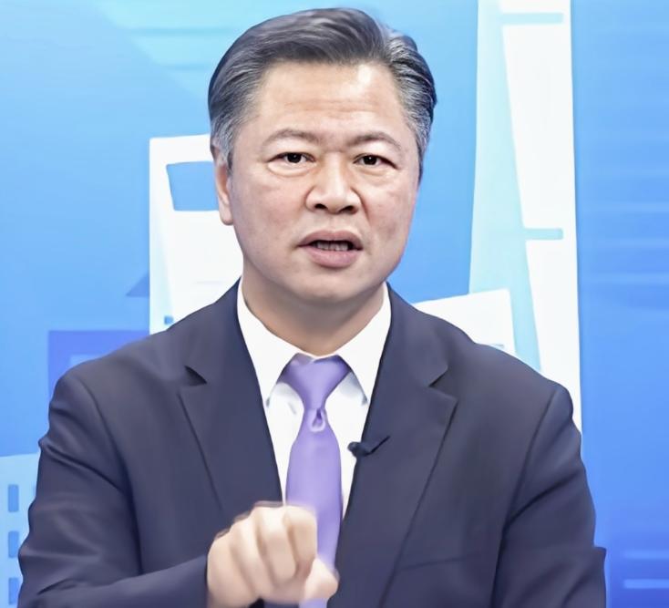 赖岳谦太敢说了，直言中国战略思维过时了！

他说：中国大陆过去一直强调自己不怕事